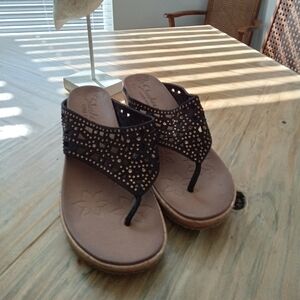 Sketchers NWT Brown Gem Wedge Sandals Size 10